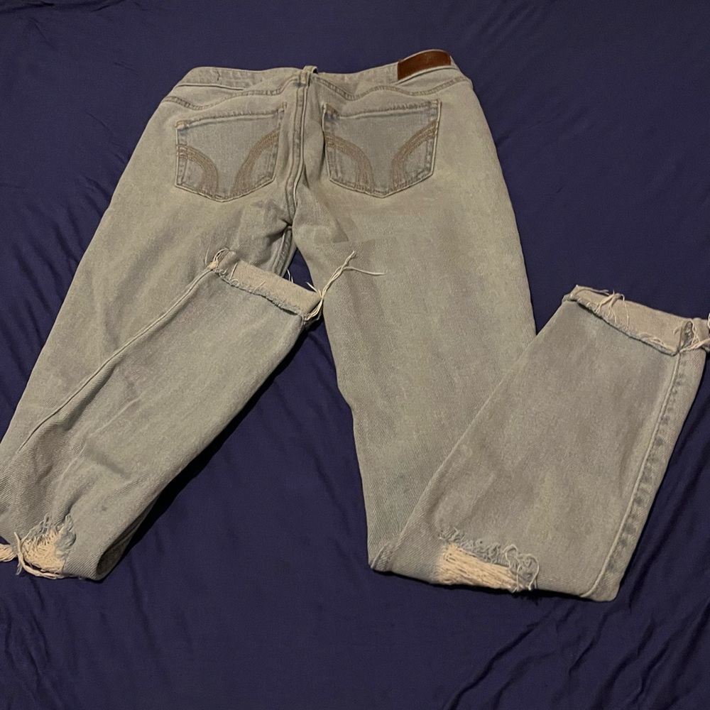 Hollister low rise super skinny crop (ripped) jeans